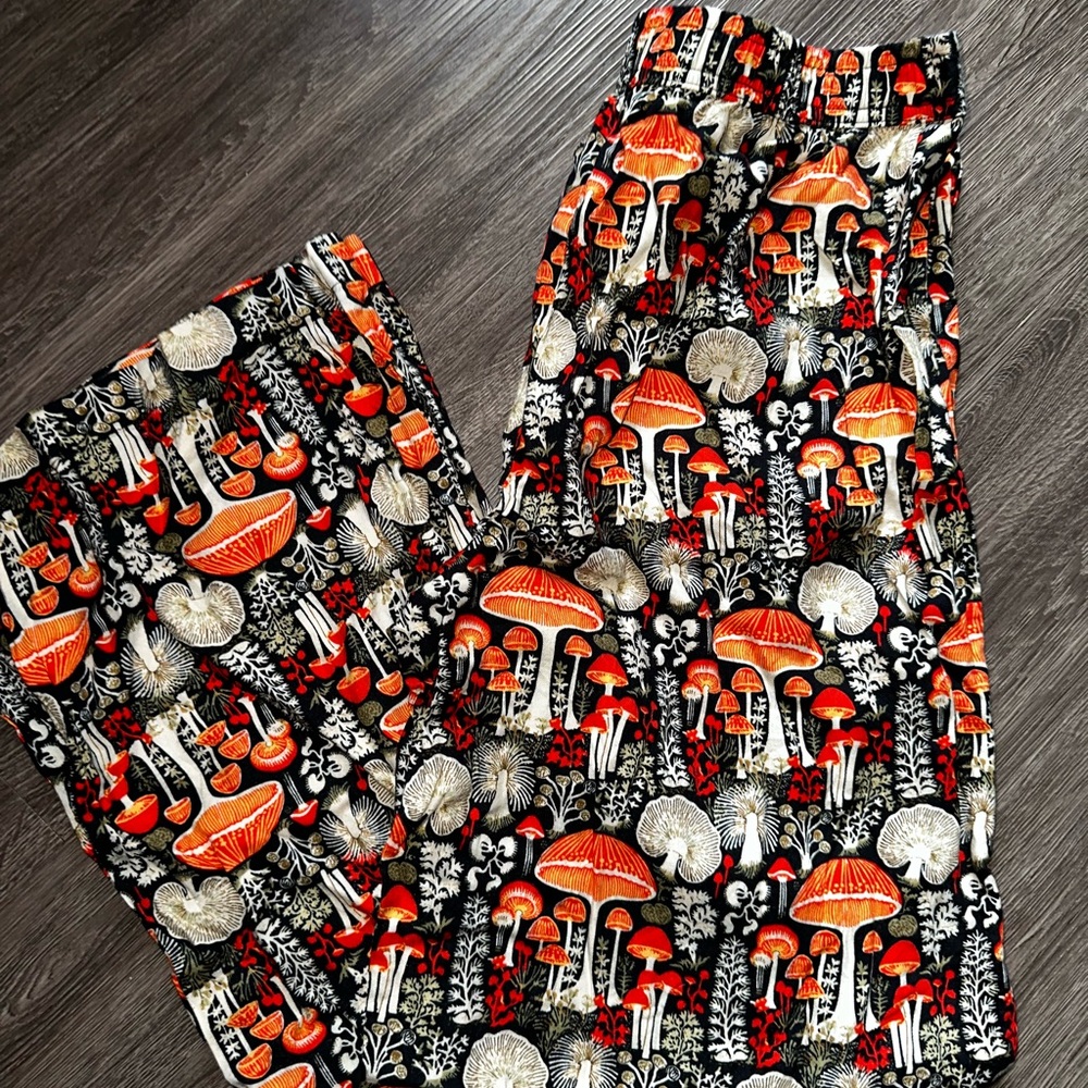 Anthropologie woodland mushroom print - Picture 10 of 16